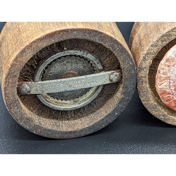 Vintage Peter Piper Salt and Pepper Mill Shakers Wood Grinder - Picture 4 of 11